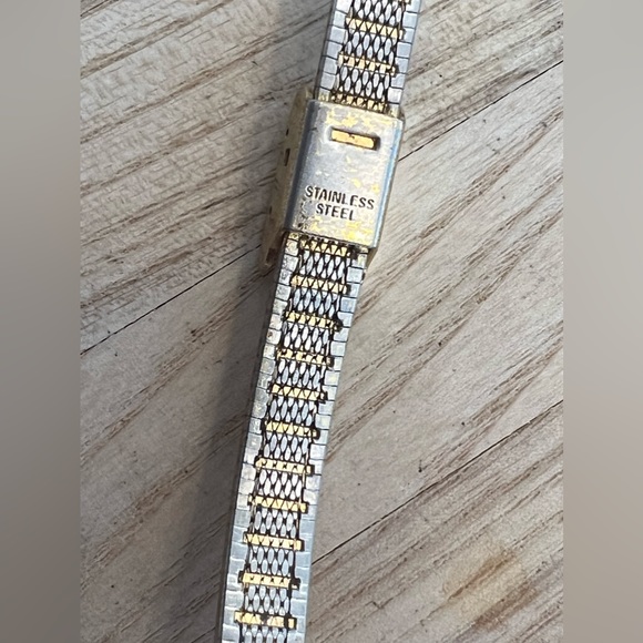 Helbros Ladies Watch Vintage Diamonds Gold Tone Adjustable Bracelet Stripe Dial - Picture 9 of 12